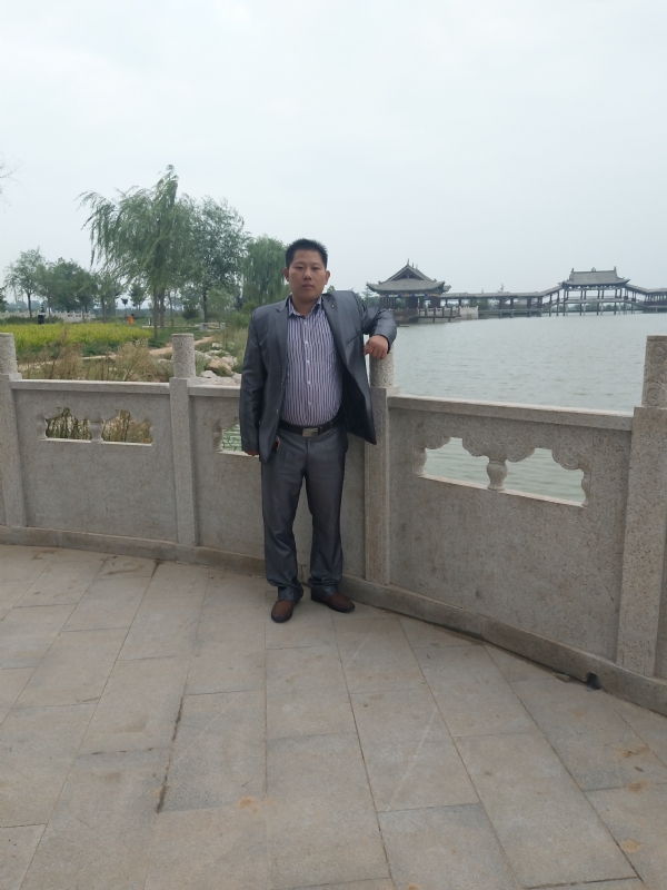 寻找爱的第一张照片--阜阳相亲服务中心