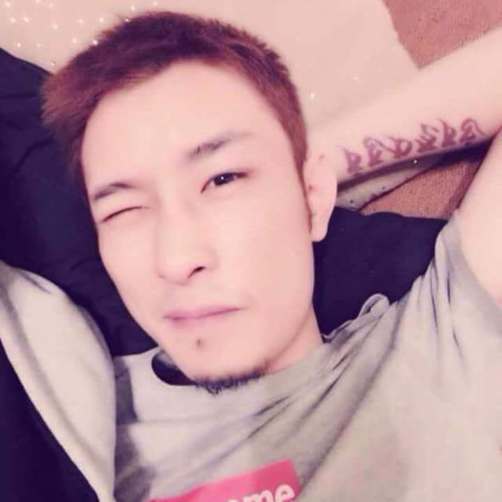 难得拥抱的第一张照片--阜阳相亲服务中心