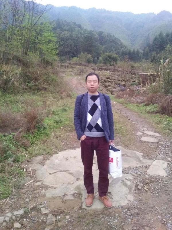 奋斗的第一张照片--阜阳相亲服务中心