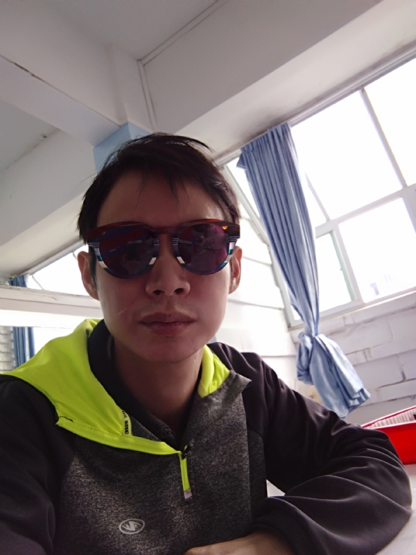 五华移民男的第一张照片--阜阳相亲服务中心