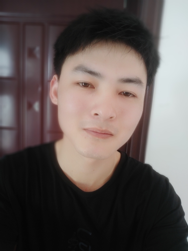 小情绪)っ的第一张照片--阜阳相亲服务中心