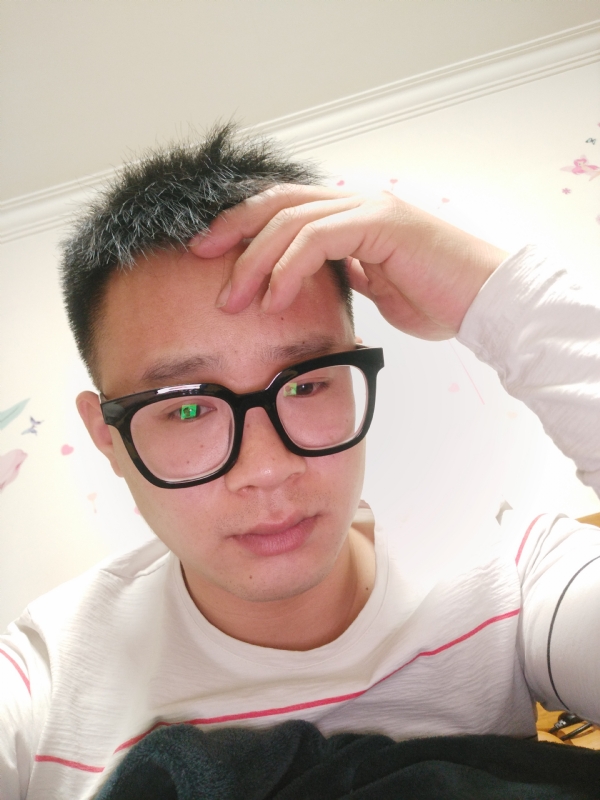 华灯初上的夜晚的第一张照片--阜阳相亲服务中心