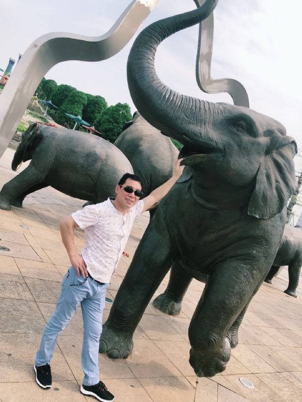 朝望大海的第三张照片--阜阳相亲服务中心