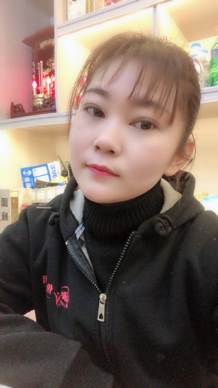 泡沫的第一张照片--阜阳相亲服务中心