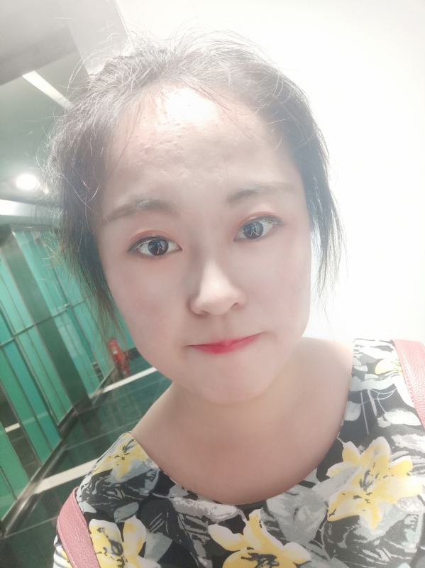 小花伞的第一张照片--阜阳相亲服务中心