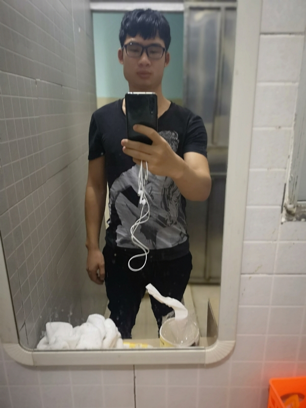 右手的执着的第一张照片--阜阳相亲服务中心