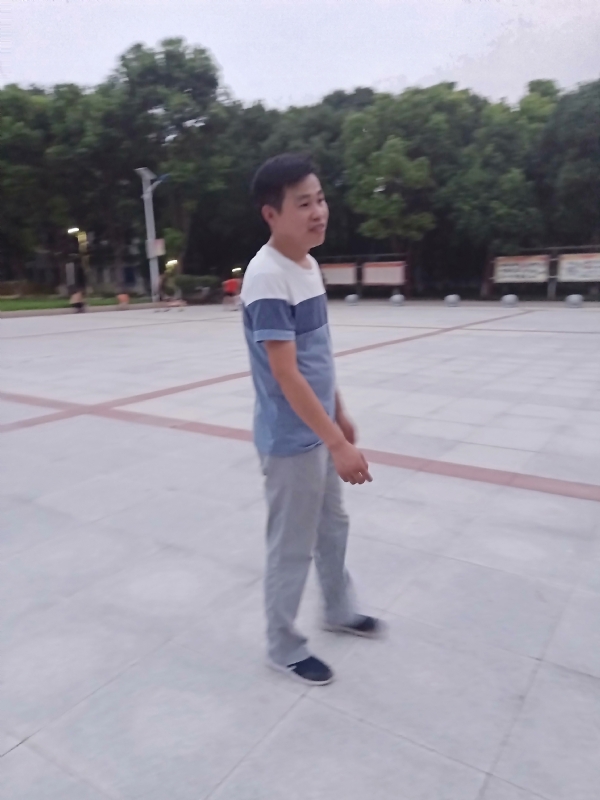 一笑的第一张照片--阜阳相亲服务中心