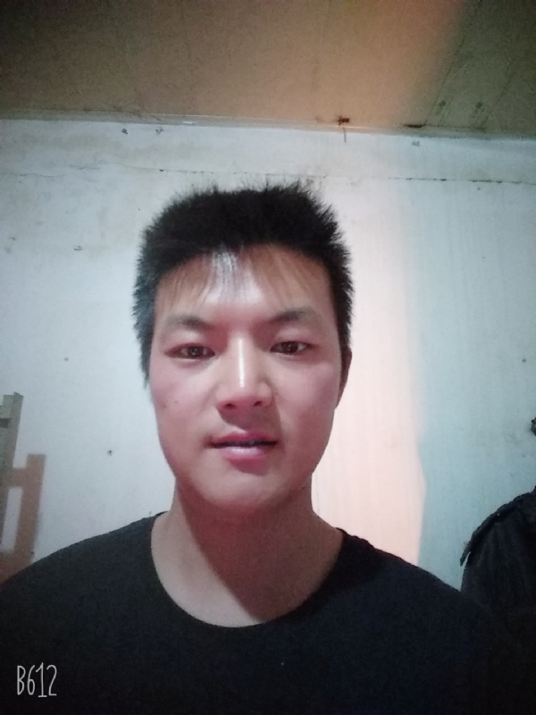 风轻云淡的第一张照片--阜阳相亲服务中心