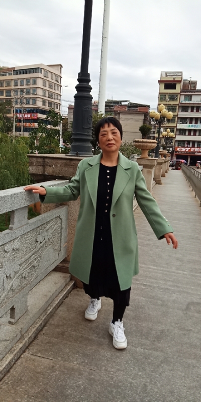 小玲的第一张照片--阜阳相亲服务中心