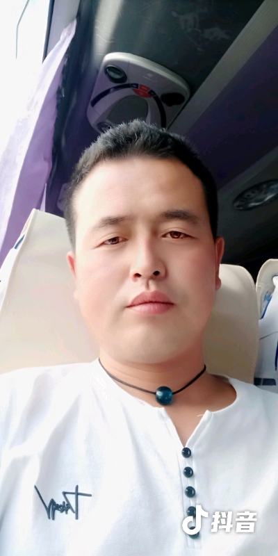 瞬间被爱上的第一张照片--阜阳相亲服务中心