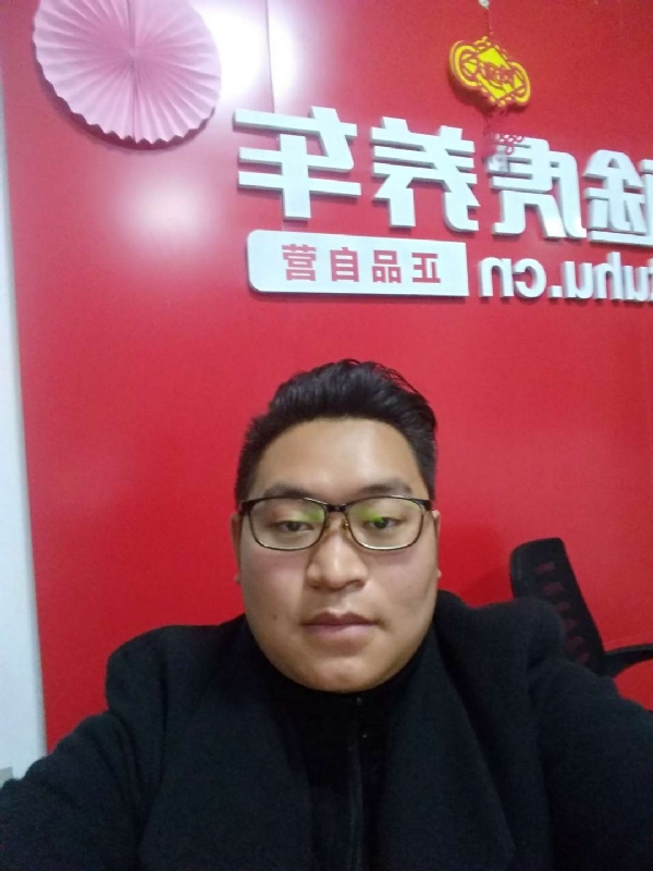 向上倾斜45度的第一张照片--阜阳相亲服务中心