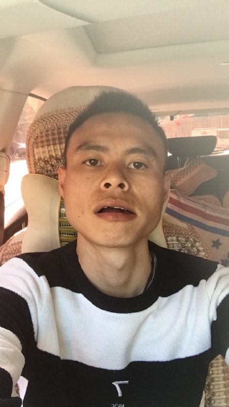 小何的第一张照片--阜阳相亲服务中心