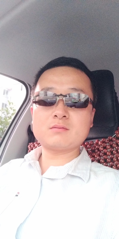 痛苦的单身狗的第二张照片--阜阳相亲服务中心