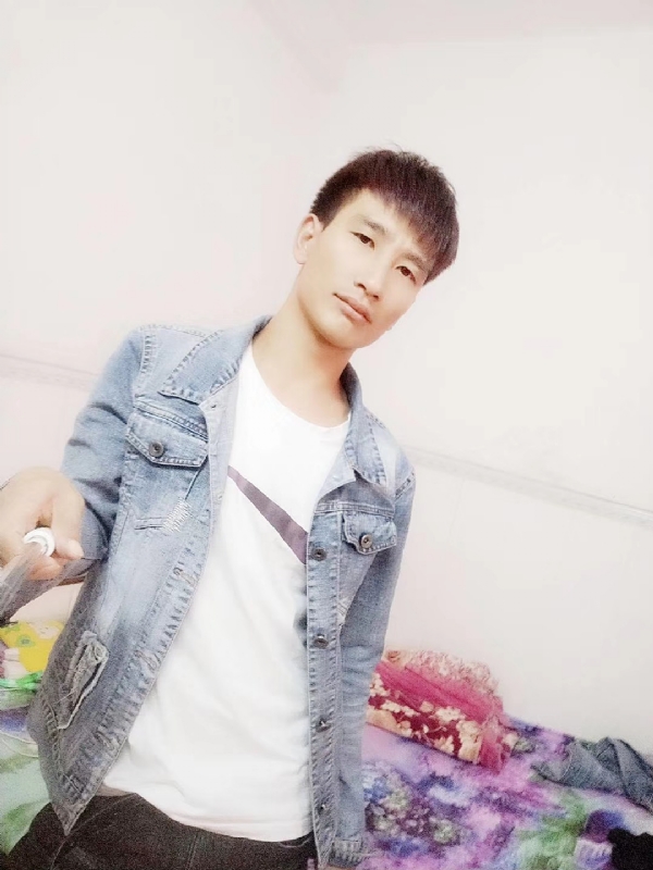 心好痛的第一张照片--阜阳相亲服务中心