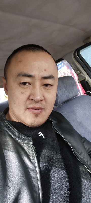 精神九哥的第一张照片--阜阳相亲服务中心