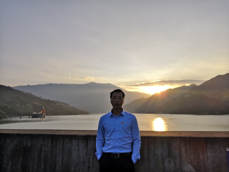 庸人自扰的第一张照片--阜阳相亲服务中心