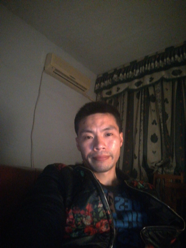 性情男儿的第一张照片--阜阳相亲服务中心