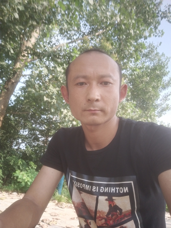 80大叔的第二张照片--阜阳相亲服务中心