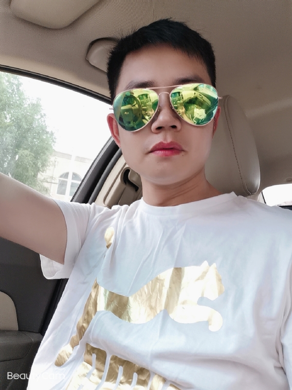 奋斗的第一张照片--阜阳相亲服务中心