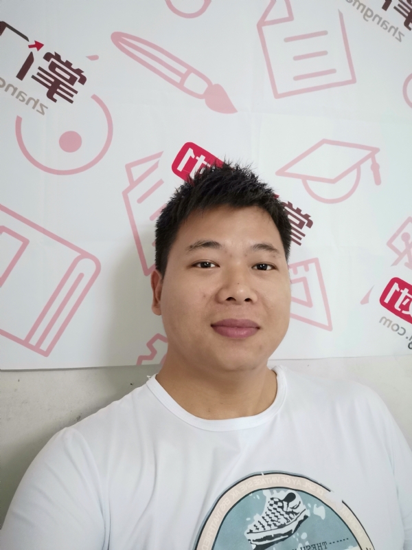 轻静地行走着的第一张照片--阜阳相亲服务中心