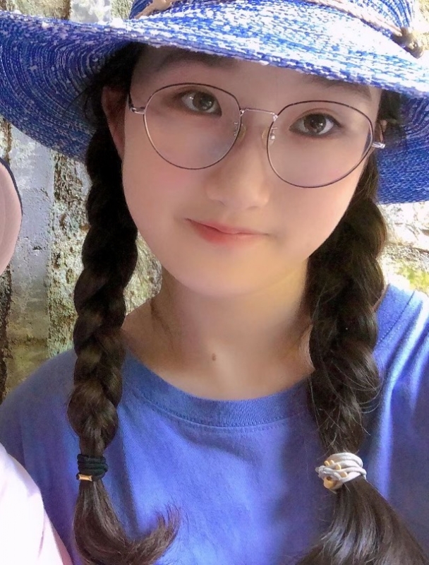 渴望爱情的第一张照片--阜阳相亲服务中心