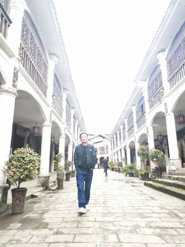 斌哥哥的第一张照片--阜阳相亲服务中心