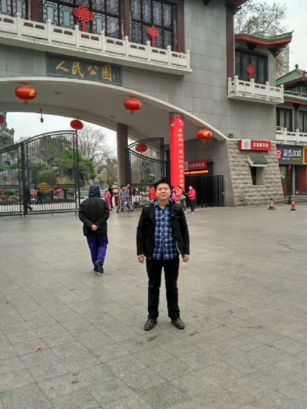 在奋斗的第一张照片--阜阳相亲服务中心