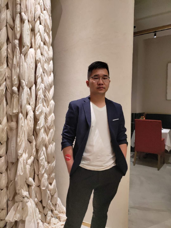 在路上的第二张照片--阜阳相亲服务中心