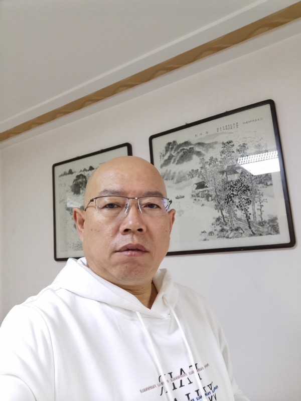 光头博士的第一张照片--阜阳相亲服务中心