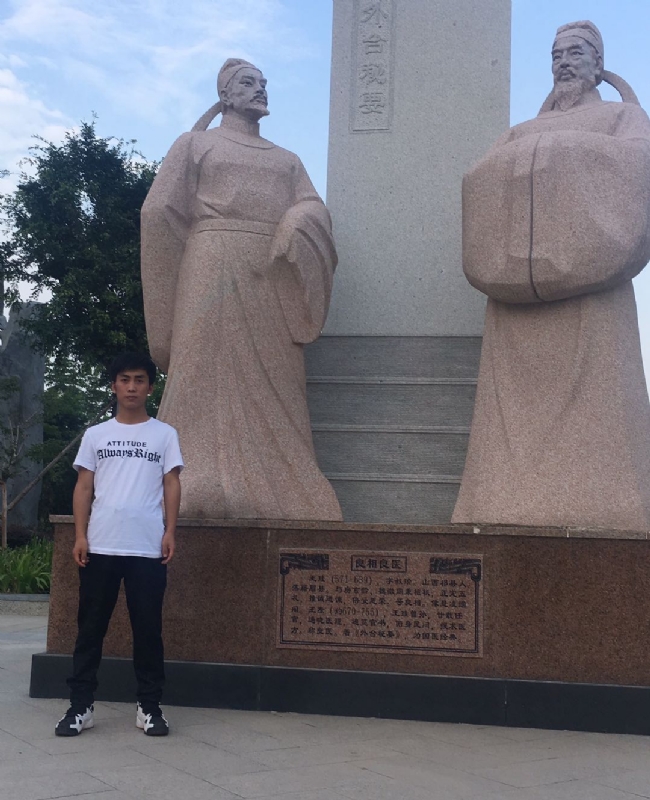 仰望x未来的第一张照片--阜阳相亲服务中心