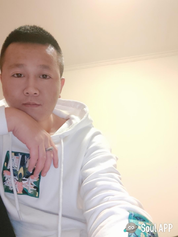 Away的第一张照片--阜阳相亲服务中心