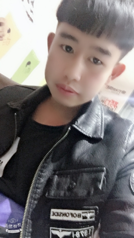 军绿色的第一张照片--阜阳相亲服务中心