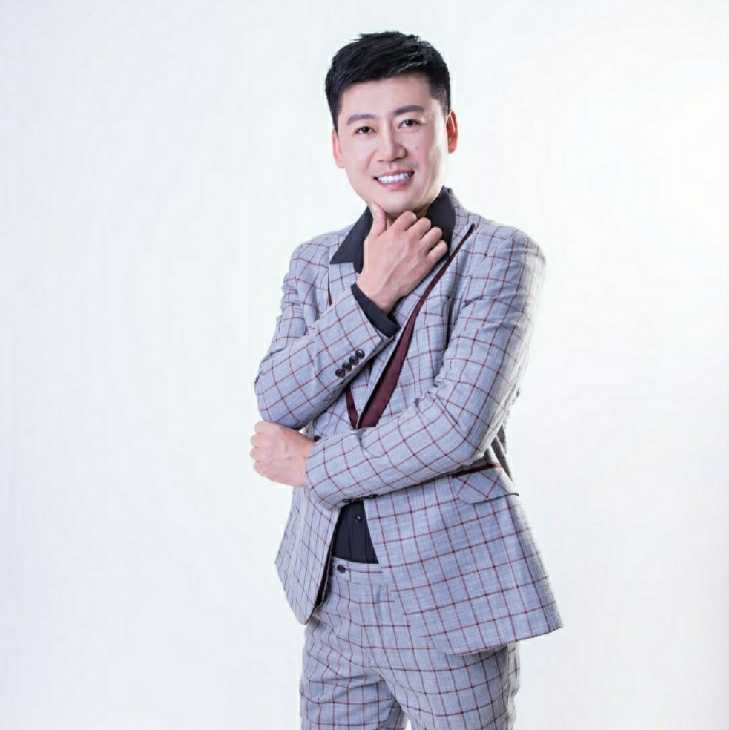 屋顶拾荒人的第一张照片--阜阳相亲服务中心