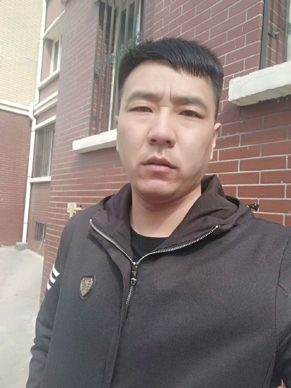 谁伴我闯荡的第一张照片--阜阳相亲服务中心