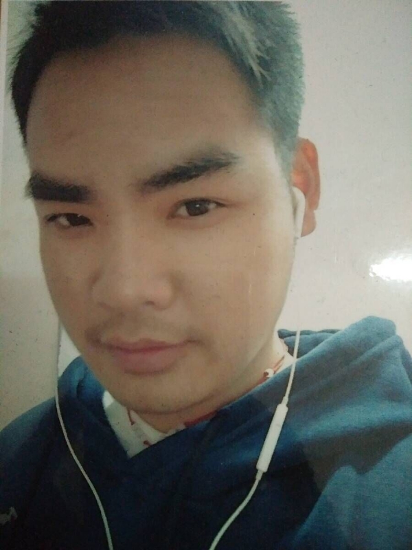 渴望爱的第一张照片--阜阳相亲服务中心