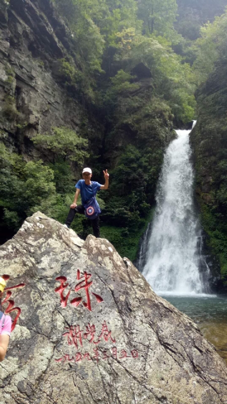 海岸岩崖的第一张照片--阜阳相亲服务中心