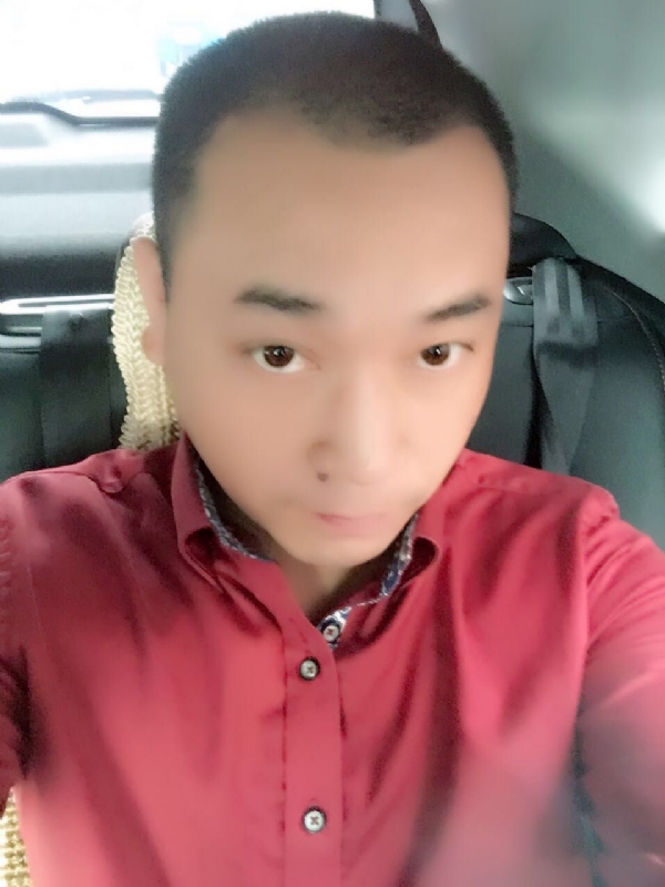 在一个路口等的第一张照片--阜阳相亲服务中心