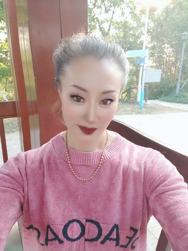 燕子的第五张照片--阜阳相亲服务中心