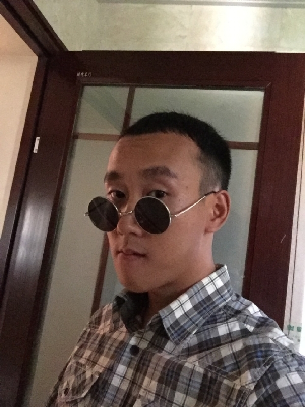 悲喜的第一张照片--阜阳相亲服务中心