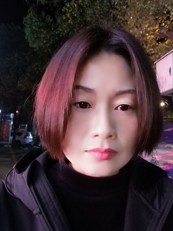 风中百合的第一张照片--阜阳相亲服务中心