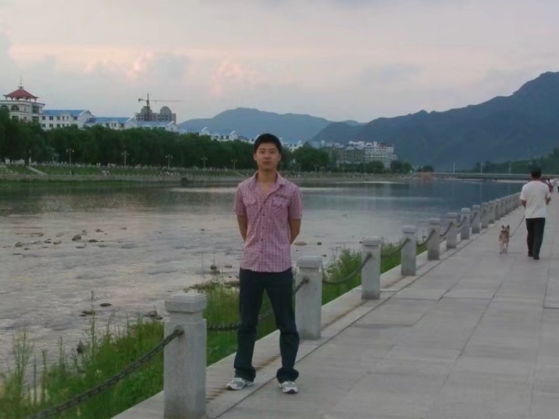 王王的第一张照片--阜阳相亲服务中心