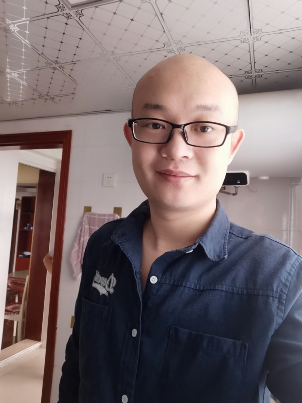 凝望远方的第一张照片--阜阳相亲服务中心