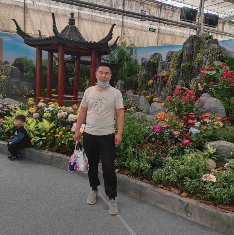 受伤的痴情男的第一张照片--阜阳相亲服务中心