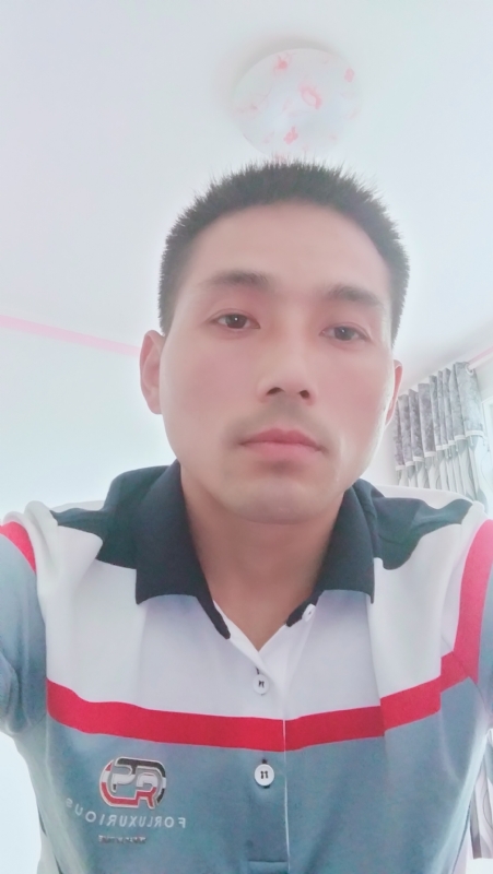 染红尘世的第二张照片--阜阳相亲服务中心