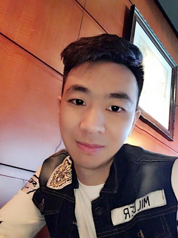 滞后的微笑的第三张照片--阜阳相亲服务中心