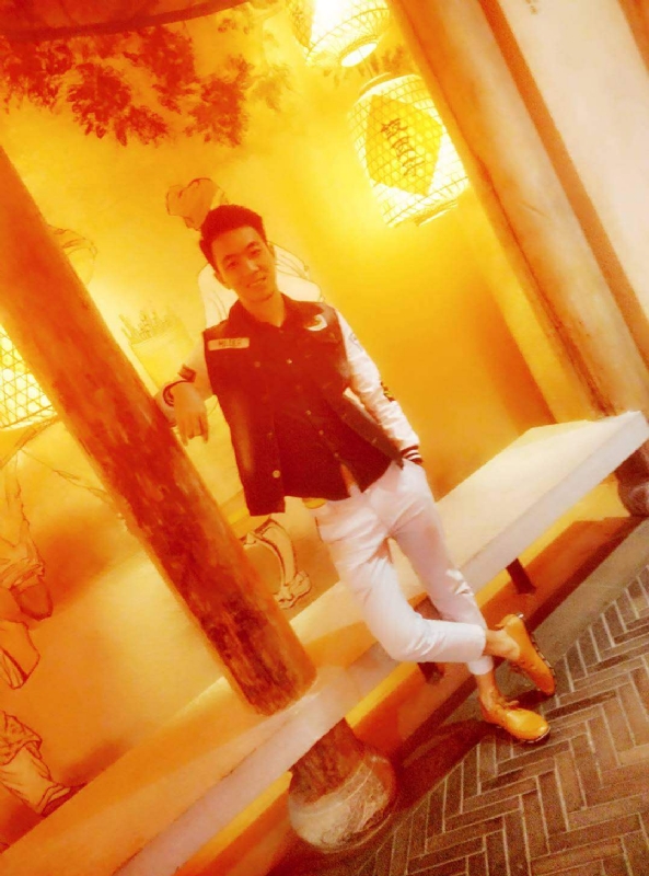 滞后的微笑的第四张照片--阜阳相亲服务中心