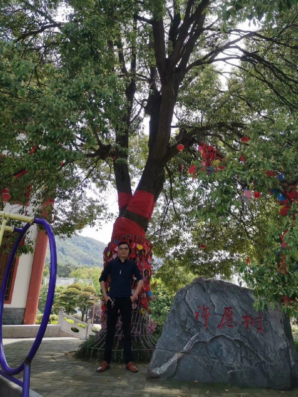 霸气的第一张照片--阜阳相亲服务中心