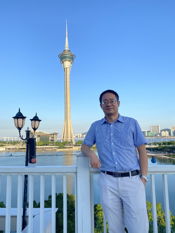 Yangyi的第三张照片--阜阳相亲服务中心