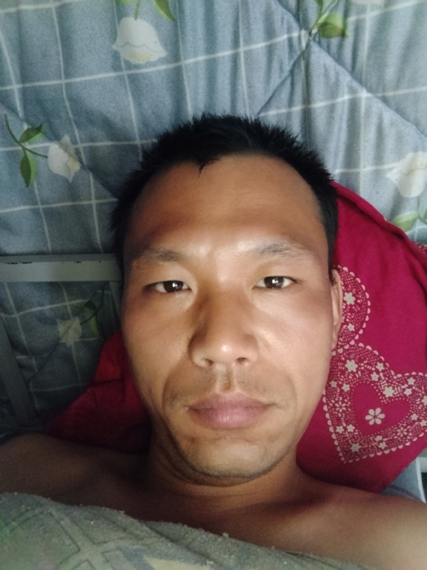 弘扬的第一张照片--阜阳相亲服务中心