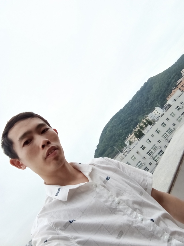 会飞的鱼的第一张照片--阜阳相亲服务中心